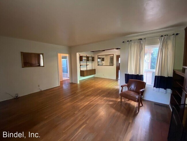 Building Photo - 3 br, 2 bath House - 2035 O ST