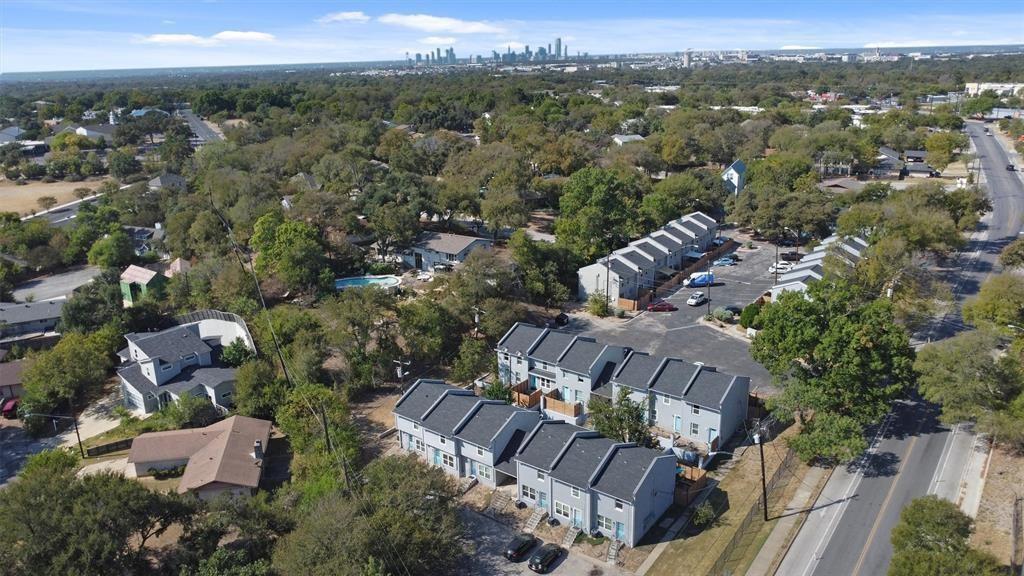 Foto principal - 6211 Manor Rd
