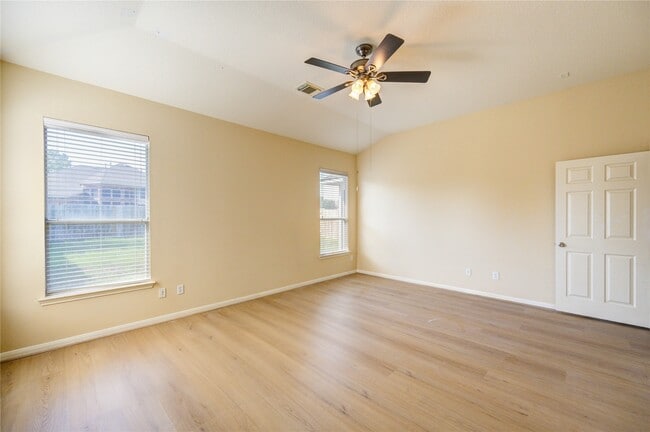 Foto del edificio - 26431 Richwood Oaks Dr