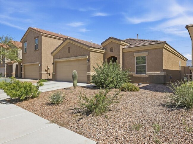 Building Photo - 3260 N Dales Crossing Dr