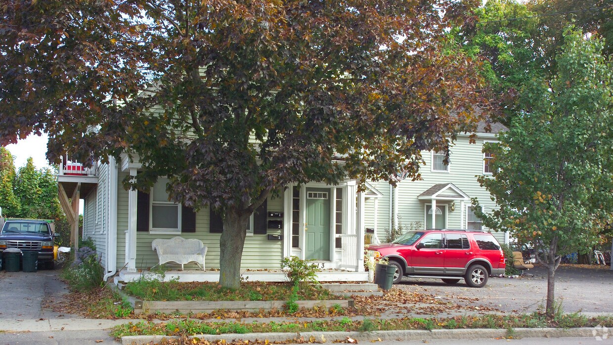 Building Photo - 613 South St