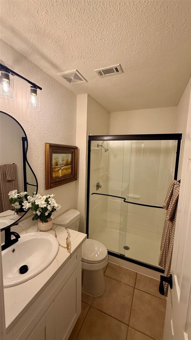 Foto del edificio - 1 Laurel Oak Pl