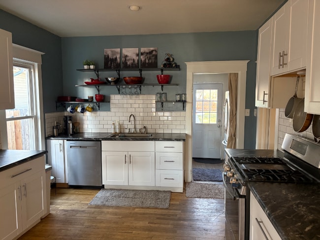 Building Photo - 215 N Grant Ave