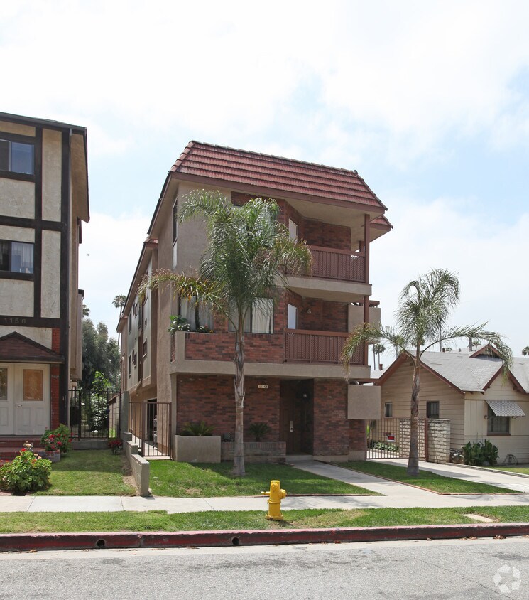 Foto del edificio - 1148 Raymond Ave