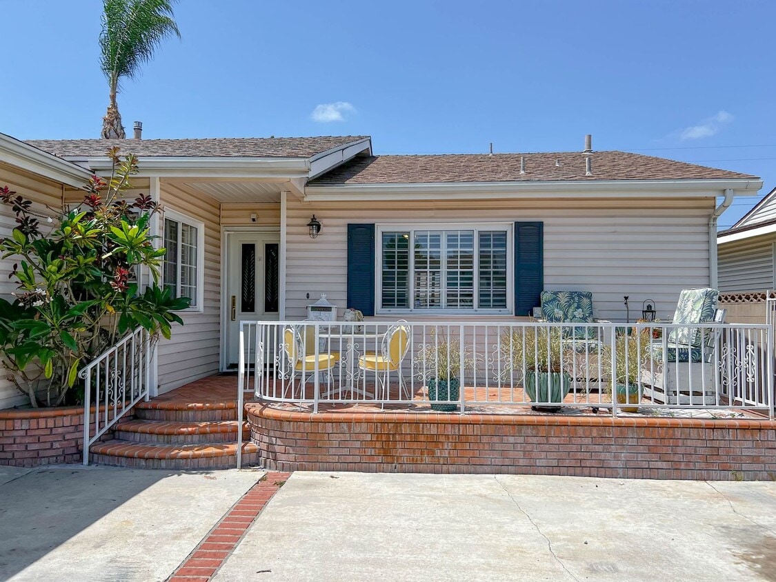 Primary Photo - 4 Bedroom 2 Bath House for Rent In Whittier