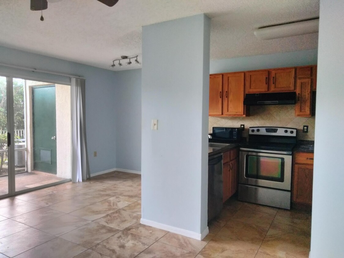 Primary Photo - 14106 Glenmoor Dr