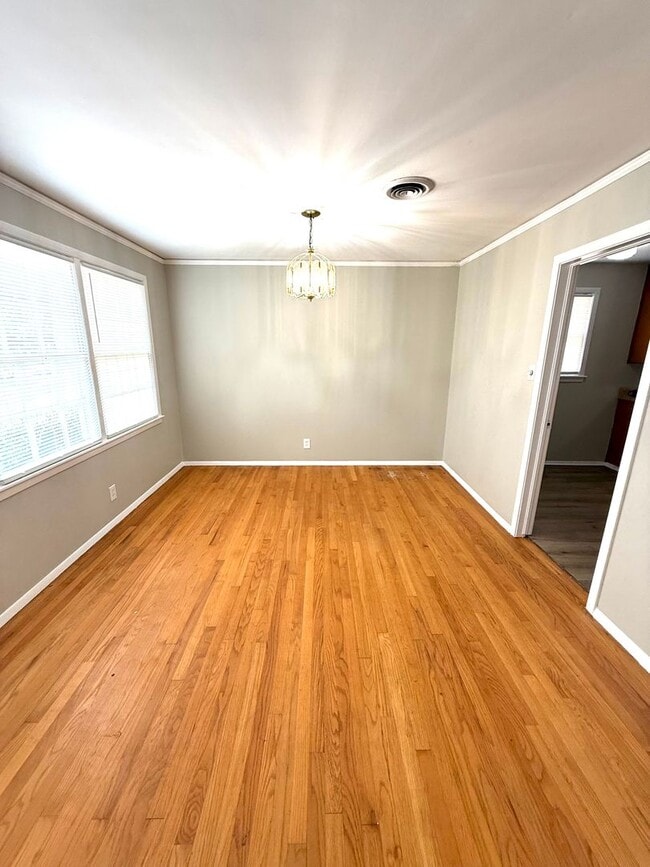 Building Photo - 3314 Bedford Ln