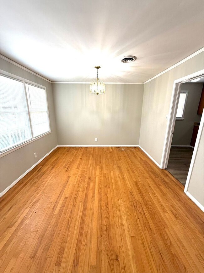 Foto del edificio - 3314 Bedford Ln