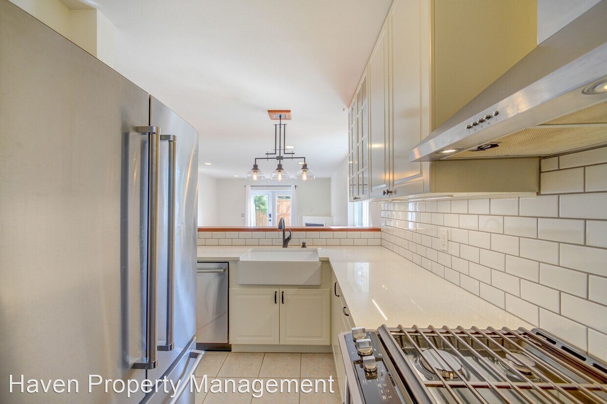 10319 Midvale Ave N, Seattle, WA 98133 House Rental in Seattle, WA