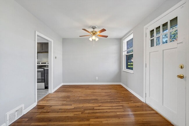 Building Photo - 114 Wayne Rd