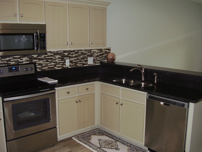 Building Photo - 2528 New Holland Cir