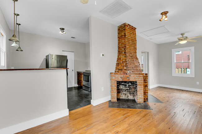 Building Photo - 415 E Anderson St
