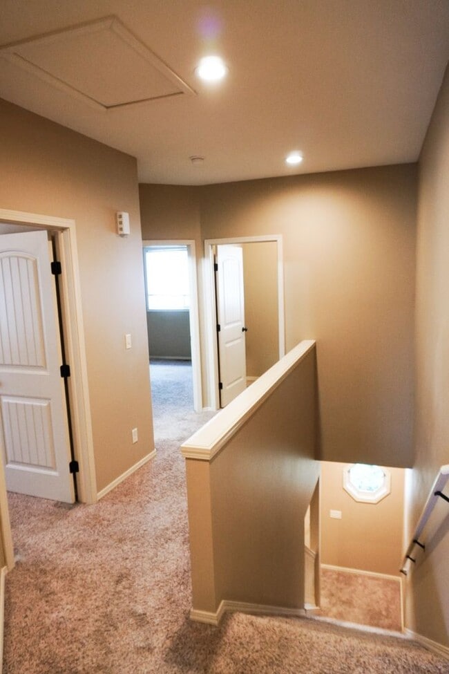 Building Photo - 3-Bed Duplex w Garage + Fenced Yard