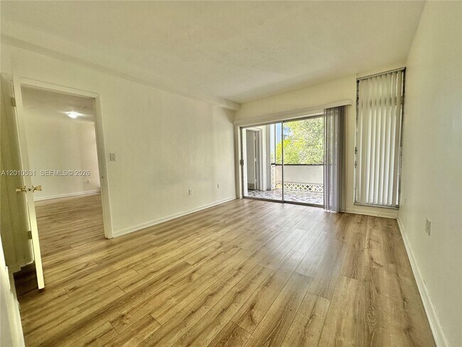 Foto del edificio - 9175 SW 77th Ave