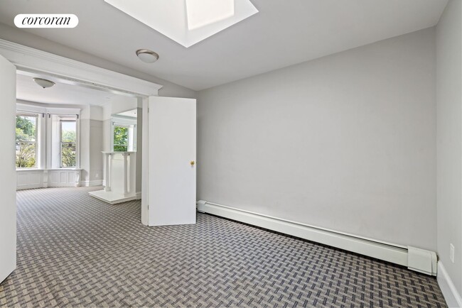 Foto del edificio - 561 73rd St
