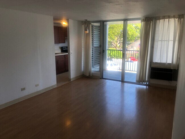 Foto del edificio - Punahou Royale, 1 bdrm, 1 bath, 1 pkg