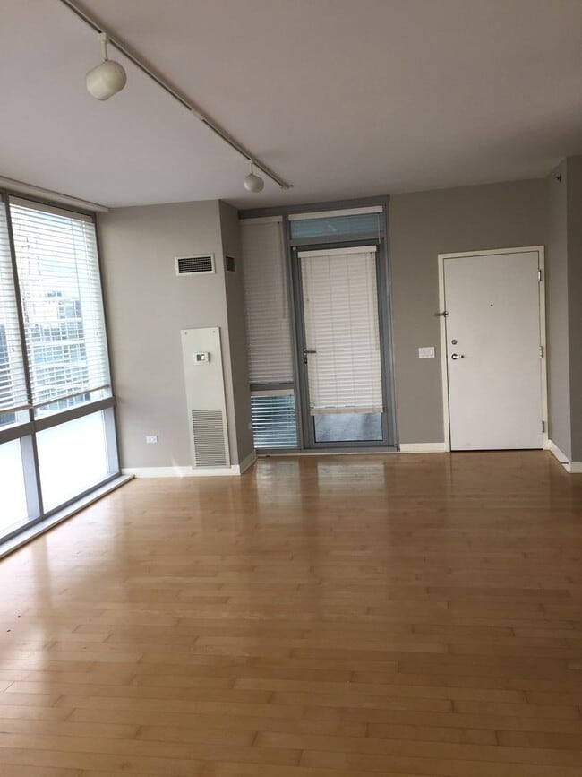 Photo - 8 E Randolph St Apartment