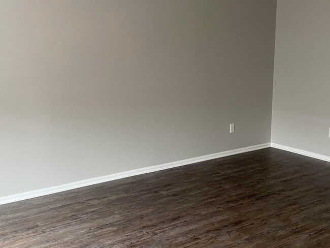 Foto del edificio - 7755 Hansgrove Ct