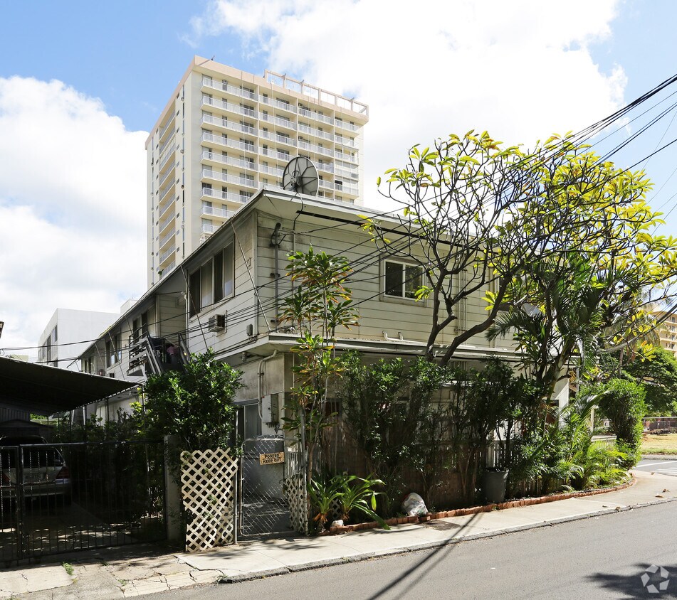 Foto del edificio - 2446 Cleghorn St