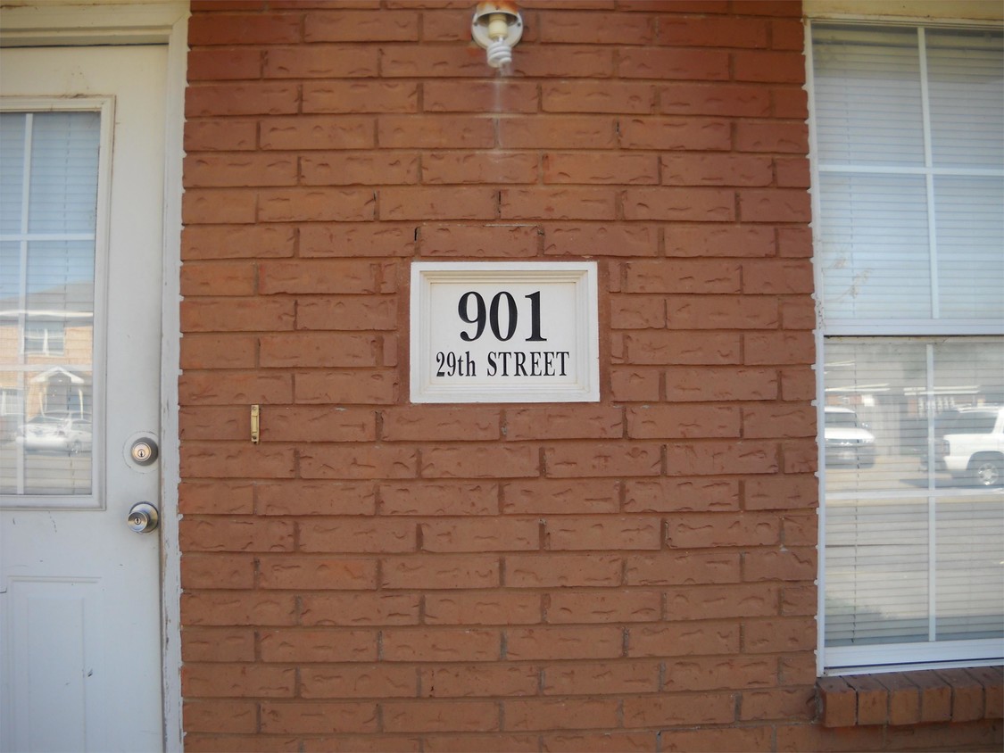 Building Photo - 901 29th St