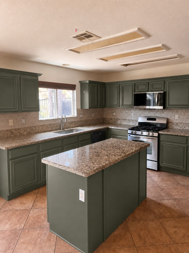Foto del edificio - 31235 Hidden Lake Rd
