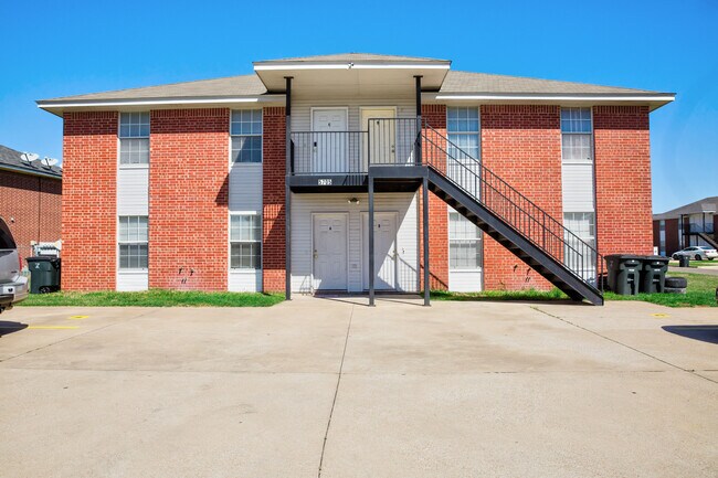 Building Photo - 5705 Greengate Dr