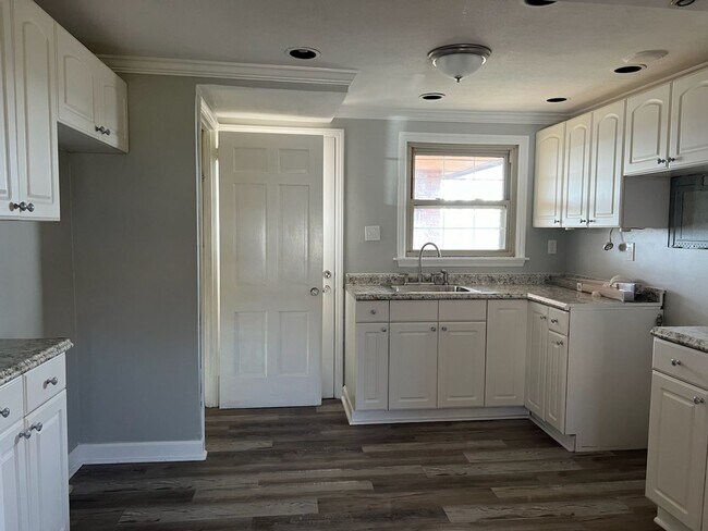 Building Photo - Bellvue