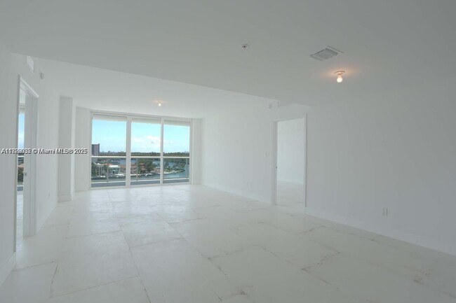 Foto del edificio - 400 Sunny Isles Blvd