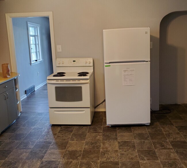 kitchen - 872 3rd Ave