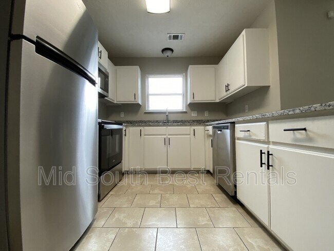 Foto del edificio - 320 Bellewood Ln