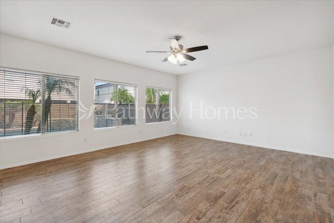 Foto del edificio - 17762 W Watson Ln