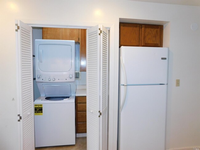 Foto del edificio - 858 E Blithedale Ave