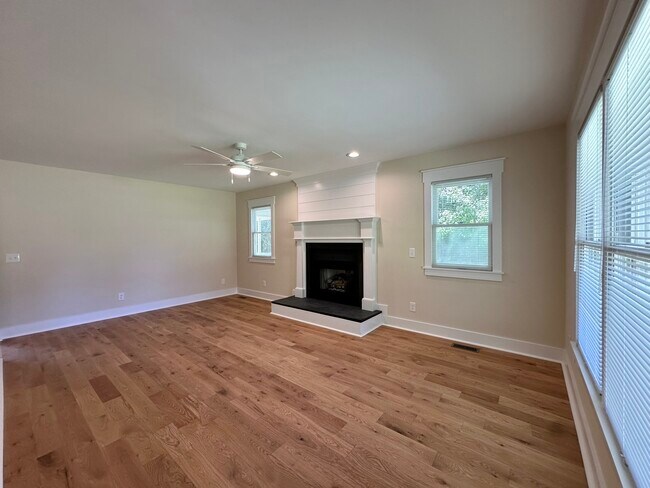 Foto del edificio - 310 Shore Point Dr