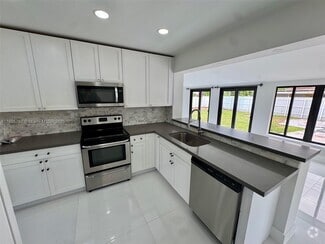 Building Photo - 8360 SW 46th St