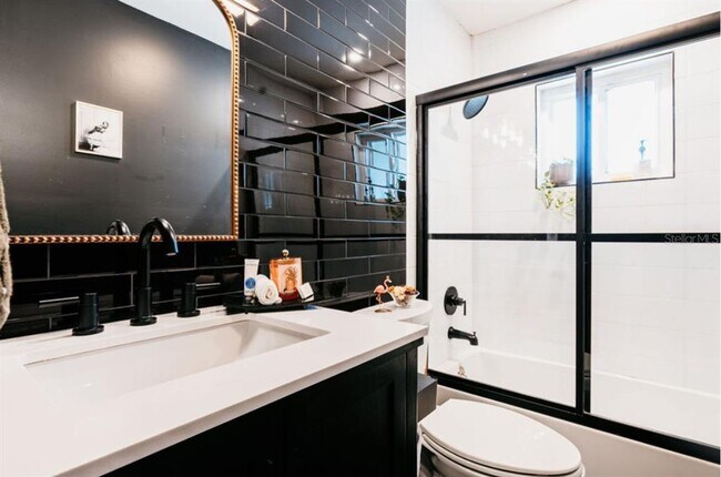 Foto del edificio - 3229 W Fielder St