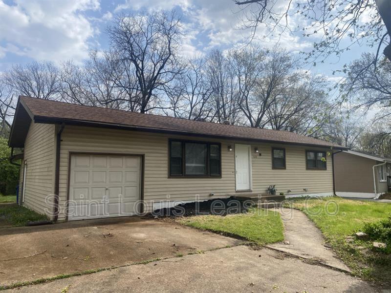 Primary Photo - 1123 Renshaw Dr