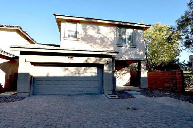 Foto del edificio - Single Family Home in Gated Community