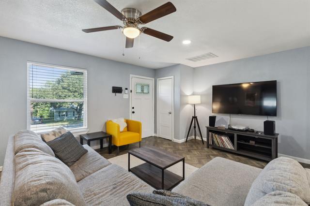 Foto del edificio - 2630 Springvale Dr