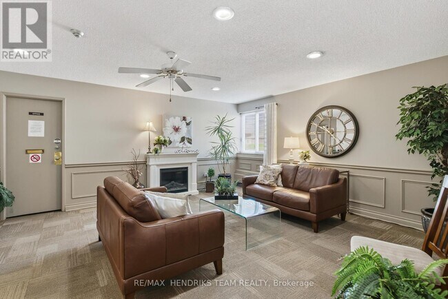 Building Photo - 196 Scott St