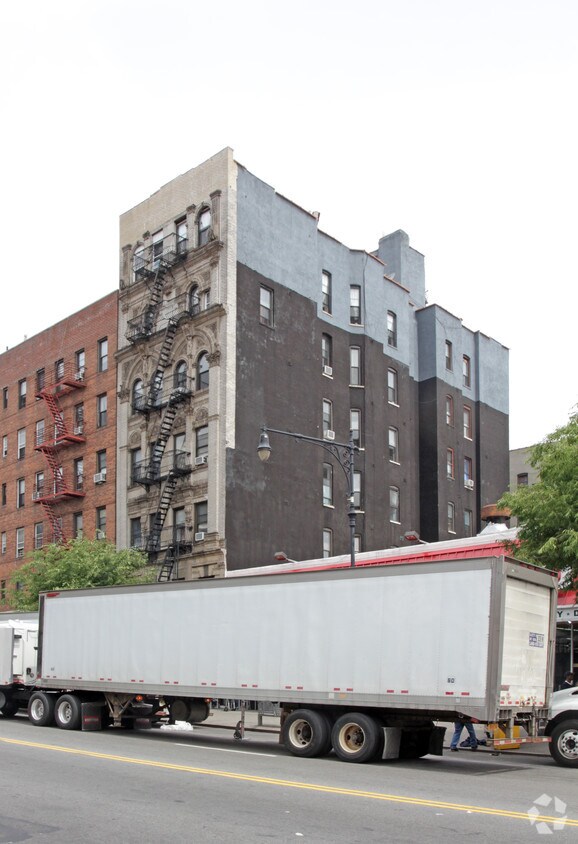 Building Photo - 123 E 116th St