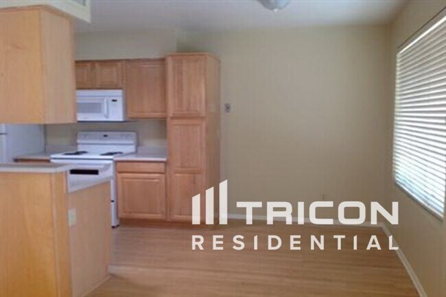 Foto del edificio - 3224 N Woodburne Dr