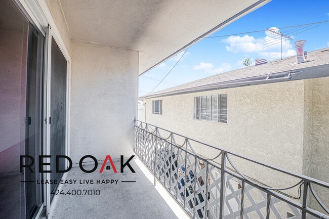 Building Photo - 10714 Western Ave