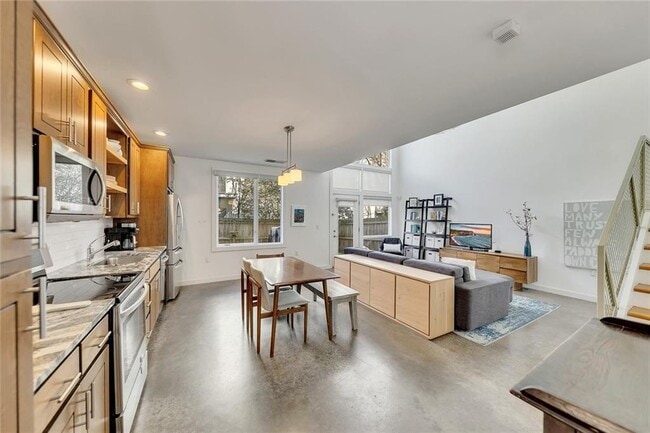 Building Photo - 1213 Van Allen Mews NW