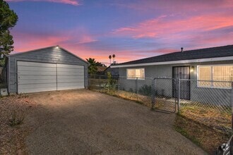 Building Photo - 1364 Turquoise Ave
