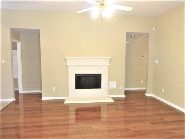 Foto del edificio - 5118 Chasewood Dr
