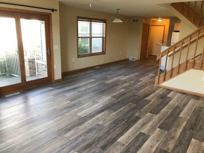 Foto del edificio - 8142 Broadmoor St