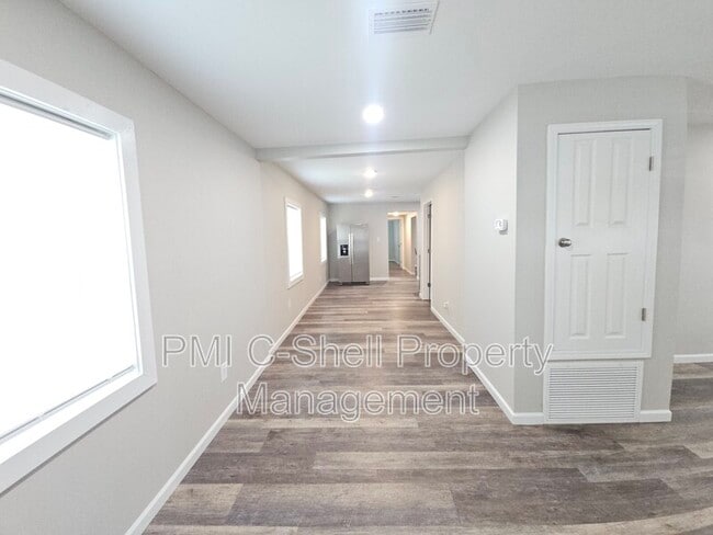 Building Photo - 3258 Peagler Plaza Rd