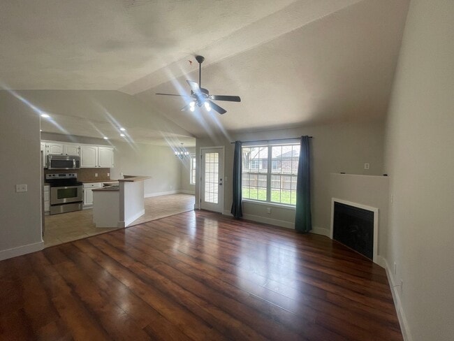Building Photo - 3 Bedroom Home in Nixa Schools!