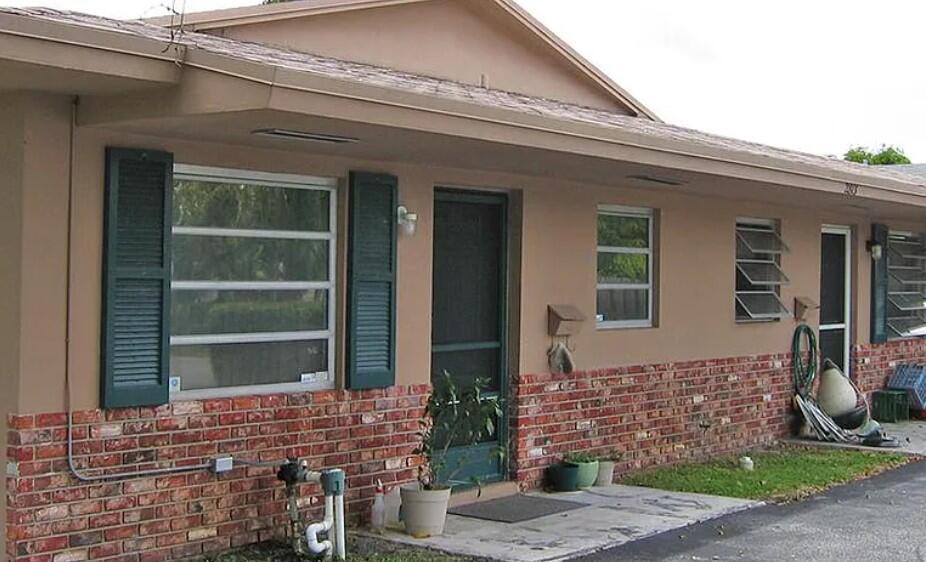 Primary Photo - 2813 Albatross Rd
