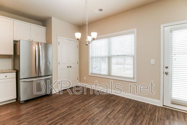 Building Photo - 245 Orchard Dr